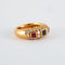 Bague 52 Bague carrée en or jaune 18K, saphir, rubis et diamants 58 Facettes 2.131