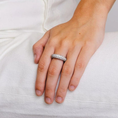 Bague 53 Bague jonc en or gris 18K pavée de diamants 58 Facettes 2.154