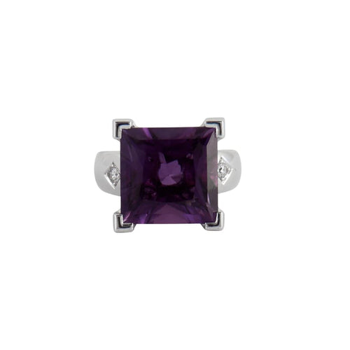 Bague 53 Bague en or blanc 18k avec améthyste et diamants 58 Facettes 2.192