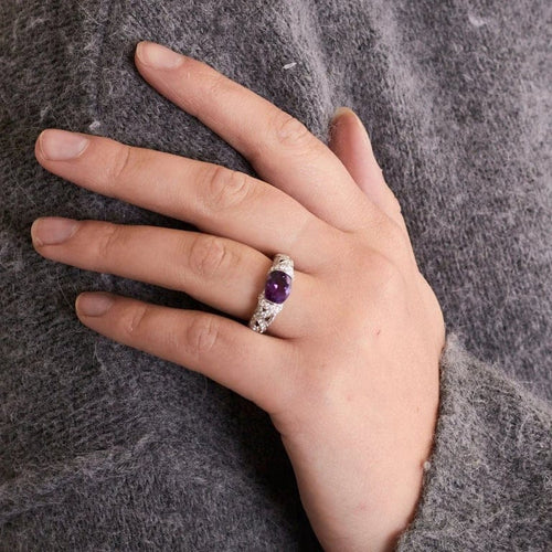 Bague 54 Bague entrelacée en or blanc 18k avec améthyste et diamants 58 Facettes 002.138