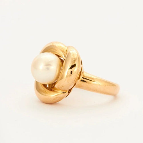 Bague 52 Bague Pétale - Bague en or jaune 18K avec perle blanche 58 Facettes 002.196