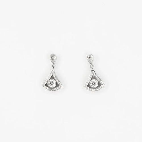 Boucles d'oreilles Boucles d'oreilles triangle en or blanc 18k et diamants 58 Facettes 002.1095