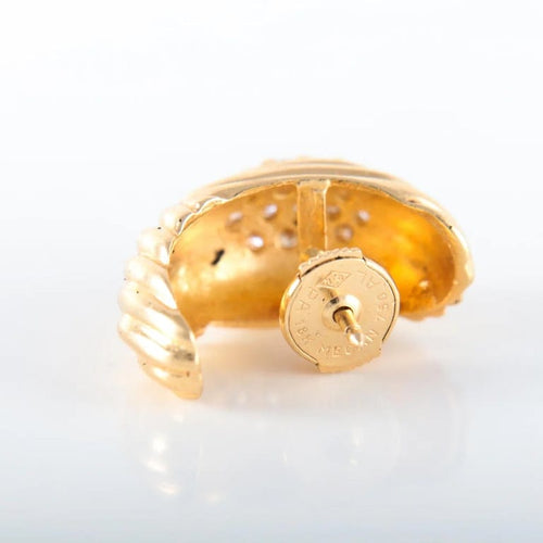 Boucles d'oreilles Boucles d’oreilles godronnées pavées de diamants en or jaune 18K 58 Facettes LP 907