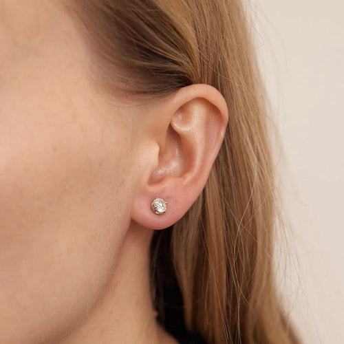 Boucles d'oreilles Boucles d’oreilles - Classiques en or gris 18K et diamants 58 Facettes