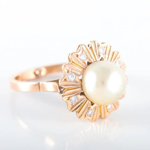Bague 56 Bague fleur en or jaune 18K sertie d’une perle et diamants 58 Facettes LP 917