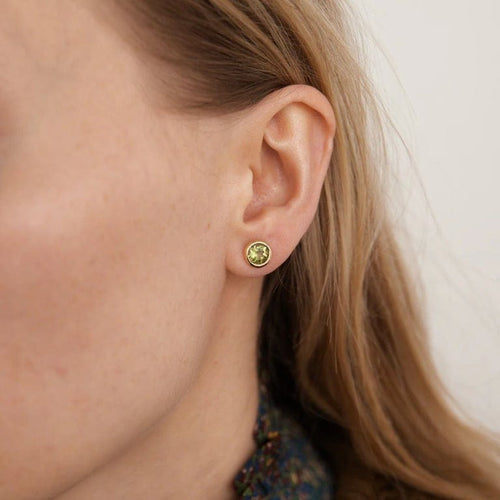 Boucles d'oreilles Clous d'oreilles - Boucles d'oreilles en or jaune 18K et péridots 58 Facettes