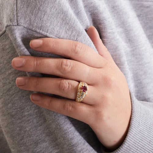 Bague 52 Bague rubis ovale pavée de diamants en or jaune 18K 58 Facettes