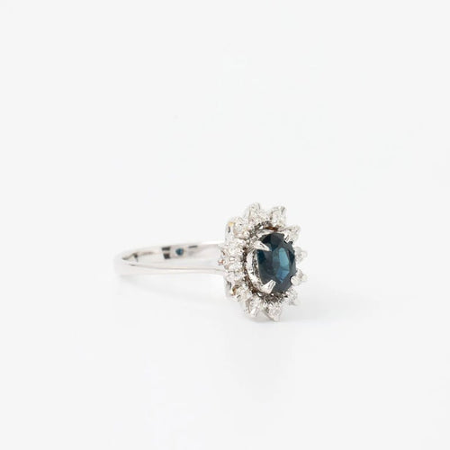 Bague 47 Bague marguerite en or gris 18k avec saphir ovale et diamants 58 Facettes 1
