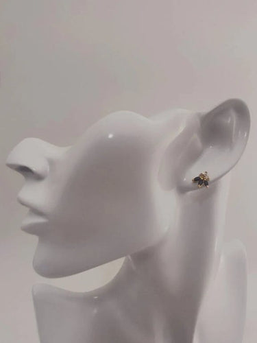 Boucles d'oreilles Boucles d’oreilles saphirs taille navette et diamants en or jaune 18k 58 Facettes