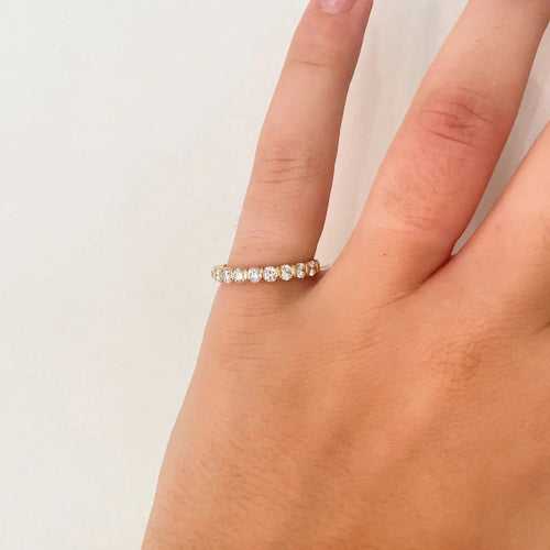 Bague 53 Demi-alliance - Bague en or jaune et diamants 58 Facettes