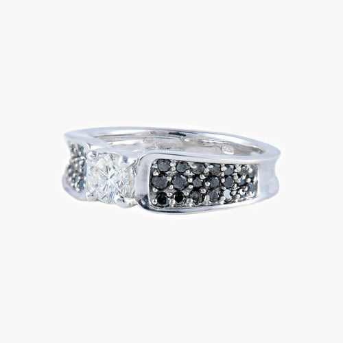 Bague 53 Bague solitaire en or blanc 18k avec diamants blancs et noirs 58 Facettes