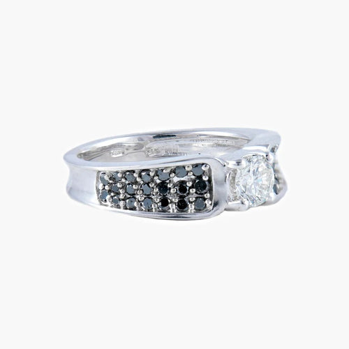 Bague 53 Bague solitaire en or blanc 18k avec diamants blancs et noirs 58 Facettes
