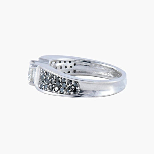 Bague 53 Bague solitaire en or blanc 18k avec diamants blancs et noirs 58 Facettes