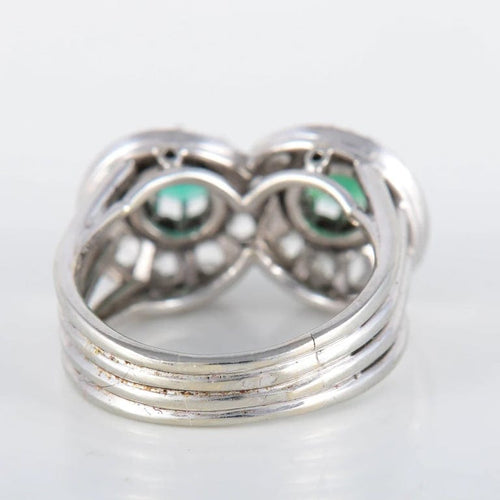 Bague 53 Bague en forme de 8 en or blanc 750 avec émeraudes et diamants 58 Facettes 8397