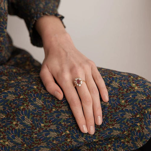 Bague 57 Bague marguerite en or jaune 750 rubis et diamants 58 Facettes 8475