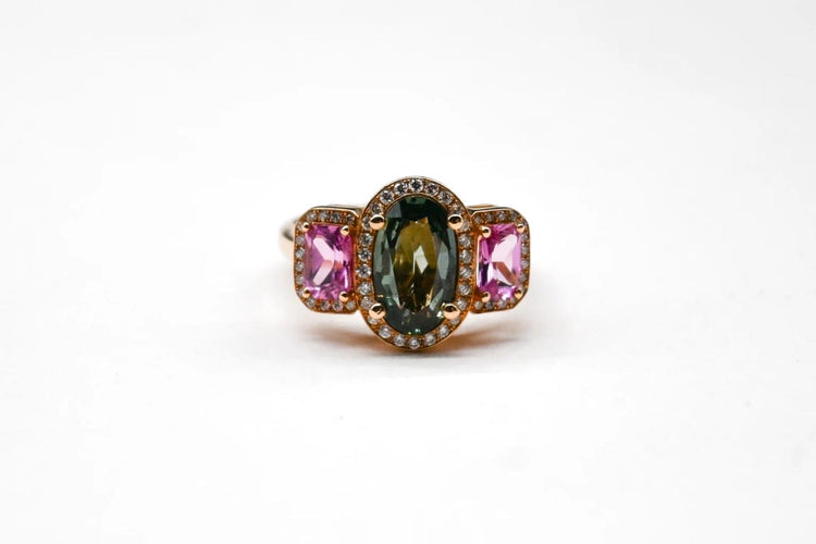 Bague 53.5 Bague cocktail en or rose 18 carats, saphir vert, saphirs roses et diamants 58 Facettes