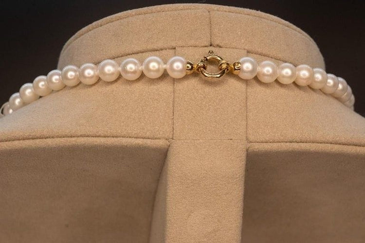 Collier Collier de perles Akoya en or jaune 18 carats 58 Facettes 35571