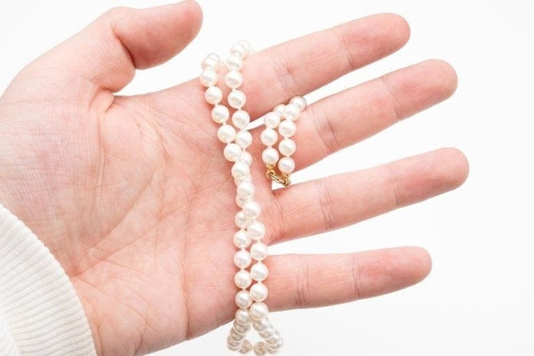 Collier Collier de perles Akoya en or jaune 18 carats 58 Facettes 35571