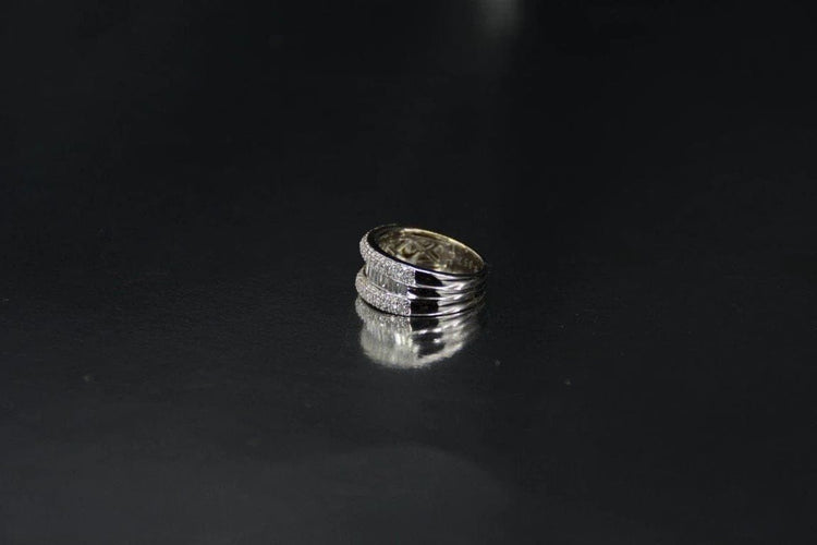 Bague 55 Bague en or blanc 18 carats sertie de diamants 58 Facettes