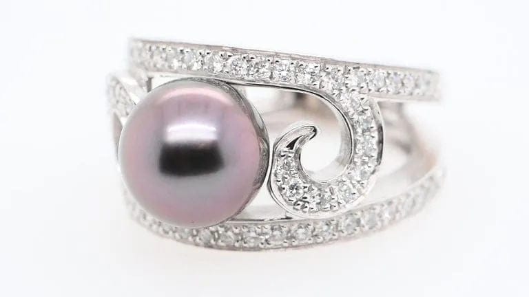 Bague 54 Bague cocktail en or blanc 18 carats avec perle de Tahiti et diamants 58 Facettes