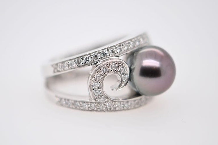 Bague 54 Bague cocktail en or blanc 18 carats avec perle de Tahiti et diamants 58 Facettes