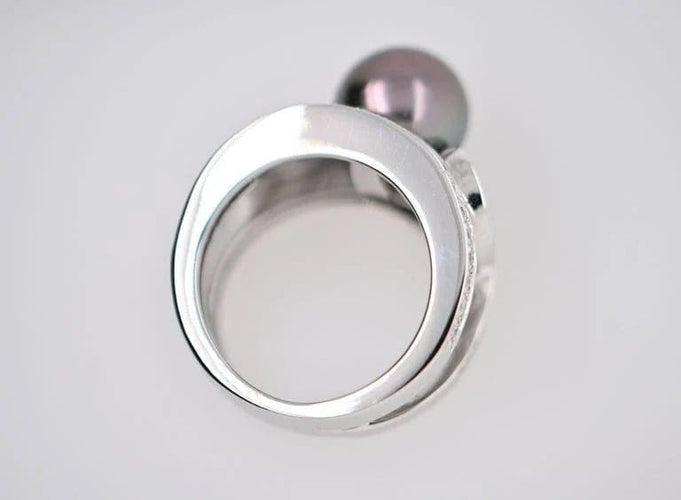 Bague 54 Bague cocktail en or blanc 18 carats avec perle de Tahiti et diamants 58 Facettes