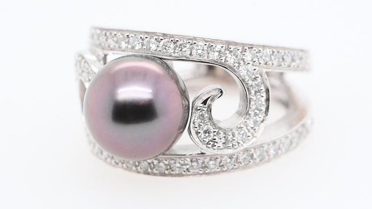 Bague 54 Bague cocktail en or blanc 18 carats avec perle de Tahiti et diamants 58 Facettes