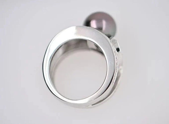 Bague 54 Bague cocktail en or blanc 18 carats avec perle de Tahiti et diamants 58 Facettes