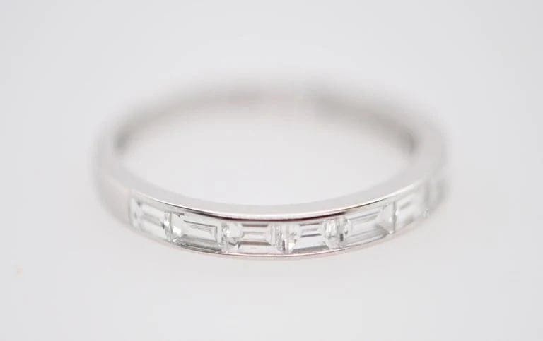 Bague 53 Bague de fiançailles en or blanc 18 carats et diamants 58 Facettes