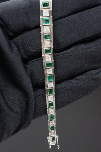 Bracelet Bracelet Art déco en or blanc, diamants et émeraudes 58 Facettes