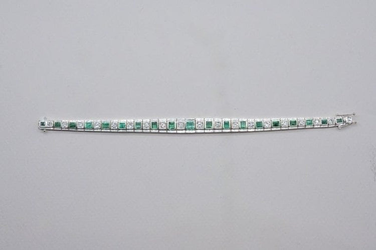 Bracelet Bracelet Art déco en or blanc, diamants et émeraudes 58 Facettes
