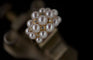 Bague 55 Bague cocktail en or 18 carats avec perles et diamants 58 Facettes