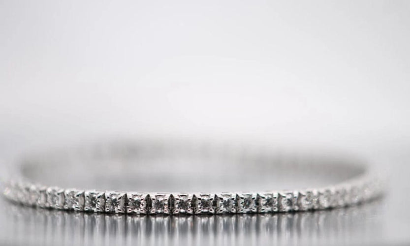 Bracelet Bracelet tennis en or blanc 18 carats et diamants 58 Facettes