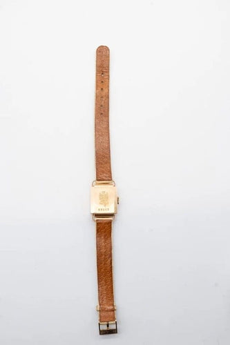 Montre Lip - Montre femme en or 18 carats, boîtier carré 19 mm 58 Facettes