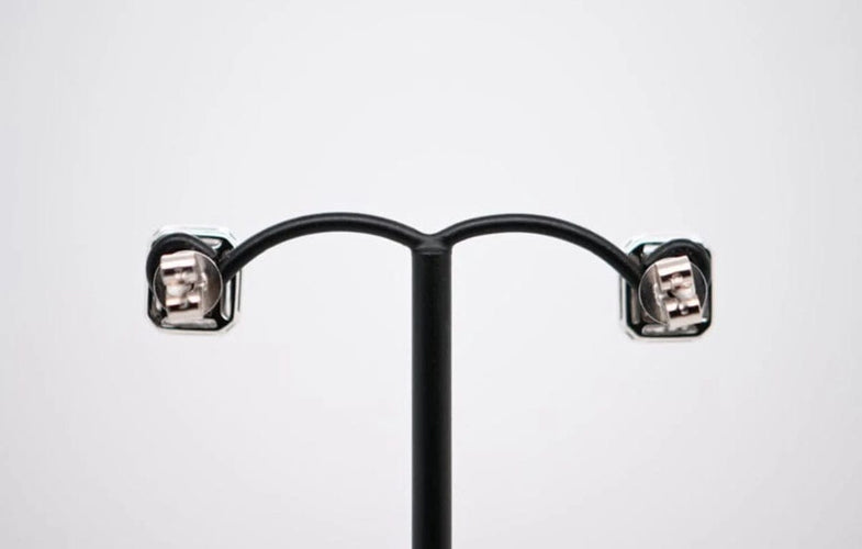 Boucles d'oreilles Boucles d'oreilles en or blanc 18 carats avec 70 diamants 58 Facettes