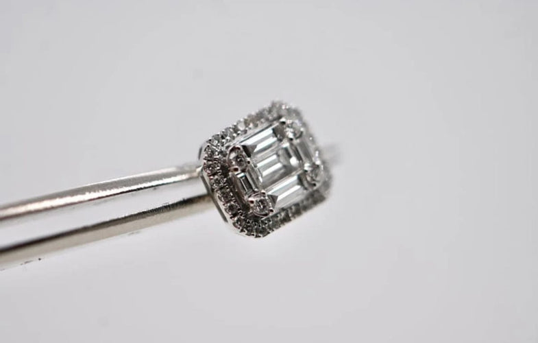 Boucles d'oreilles Boucles d'oreilles en or blanc 18 carats avec 70 diamants 58 Facettes
