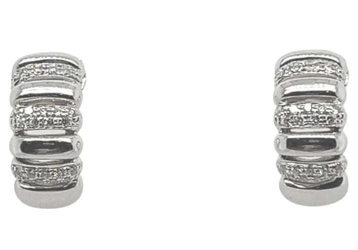 Boucles d'oreilles Boucles d'oreilles demi-cercle en or blanc 18 carats et diamants 58 Facettes