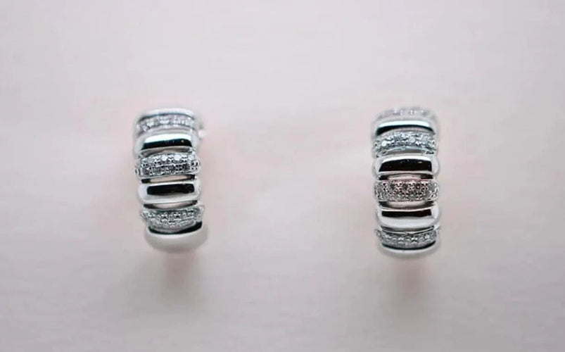 Boucles d'oreilles Boucles d'oreilles demi-cercle en or blanc 18 carats et diamants 58 Facettes
