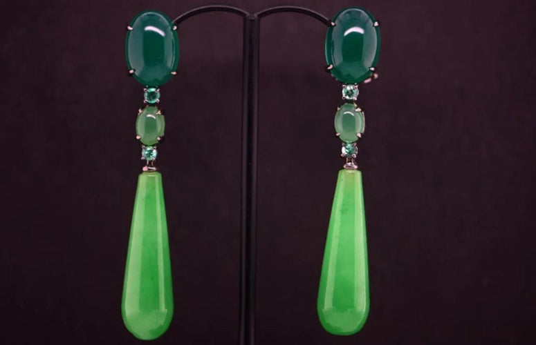 Boucles d'oreilles Boucles d'oreilles en agate verte et jade en or blanc 18 carats 58 Facettes