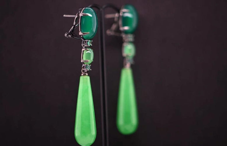 Boucles d'oreilles Boucles d'oreilles en agate verte et jade en or blanc 18 carats 58 Facettes