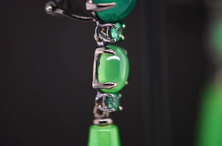 Boucles d'oreilles Boucles d'oreilles en agate verte et jade en or blanc 18 carats 58 Facettes