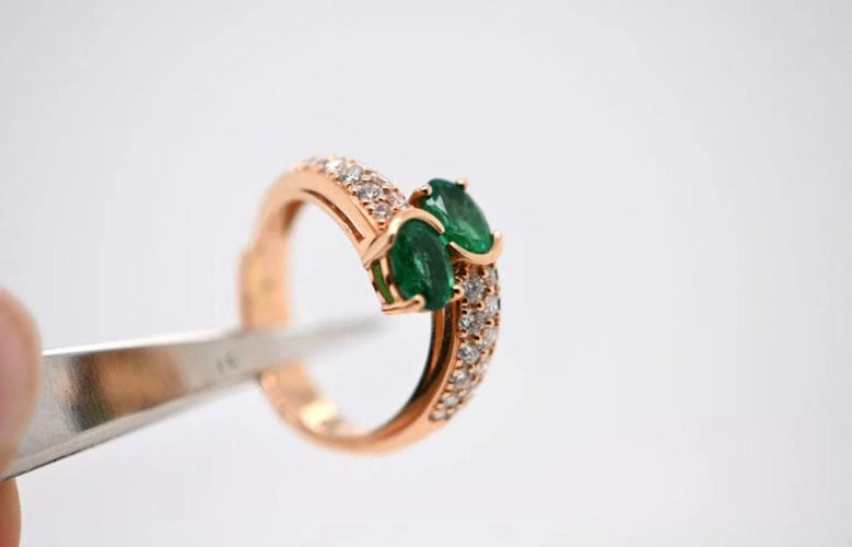 Bague 54 Bague Duo émeraudes et diamants en or rose 18 carats 58 Facettes