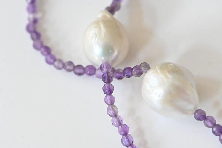 Collier Collier en améthyste et perles d’eau douce 58 Facettes