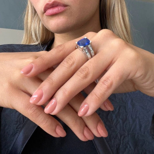 Bague 53 Bague en or blanc 18 carats au saphir 5,77 ct et diamants 58 Facettes