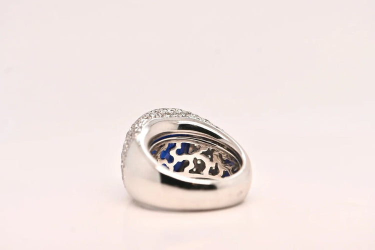 Bague 53 Bague en or blanc 18 carats avec saphir cabochon et diamants 58 Facettes