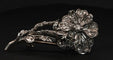 Broche F. Hardy - Broche fleur en or blanc 18 carats et diamants 58 Facettes