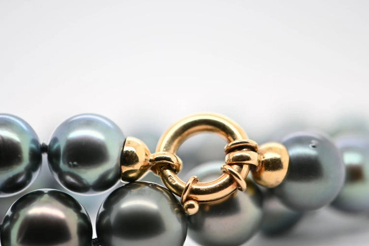 Collier Collier - Perles de culture de Tahiti et fermoir en or jaune 18 carats 58 Facettes
