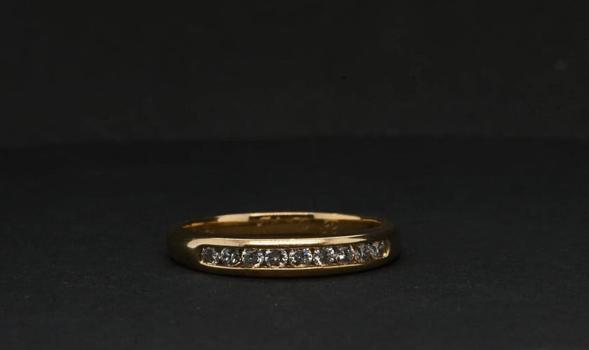 Bague 49 Bague en or jaune 18 carats et diamants taille brillant 58 Facettes