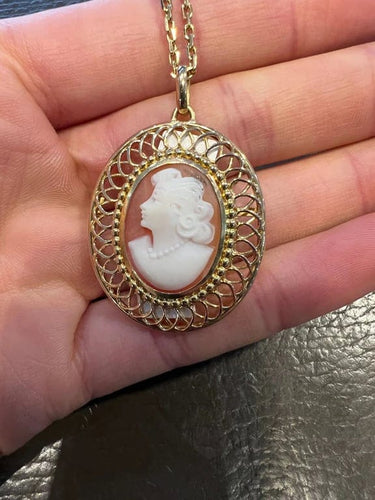Pendentif Pendentif camée en or jaune 18 carats 58 Facettes