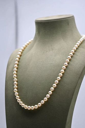 Collier Collier de perles de culture blanches avec fermoir en or 18 carats 58 Facettes
